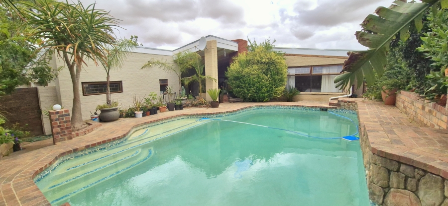 3 Bedroom Property for Sale in Doornkuil Western Cape